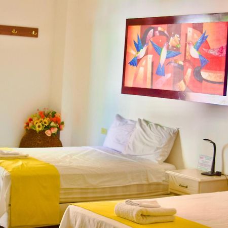 Galapagos Isabela Hotel Loja プエルト・ビジャミル エクステリア 写真