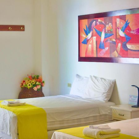 Galapagos Isabela Hotel Loja プエルト・ビジャミル エクステリア 写真