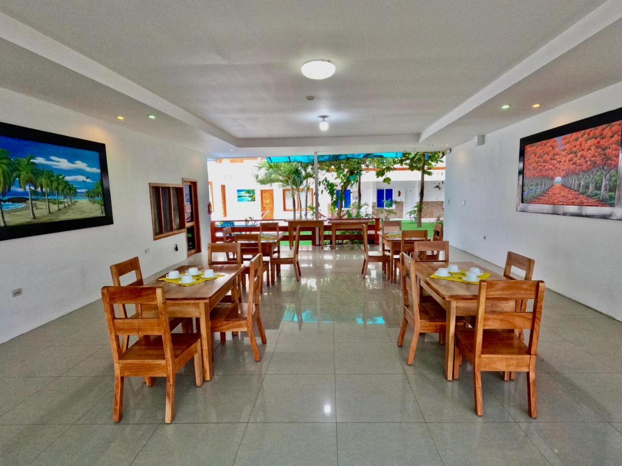Galapagos Isabela Hotel Loja プエルト・ビジャミル エクステリア 写真
