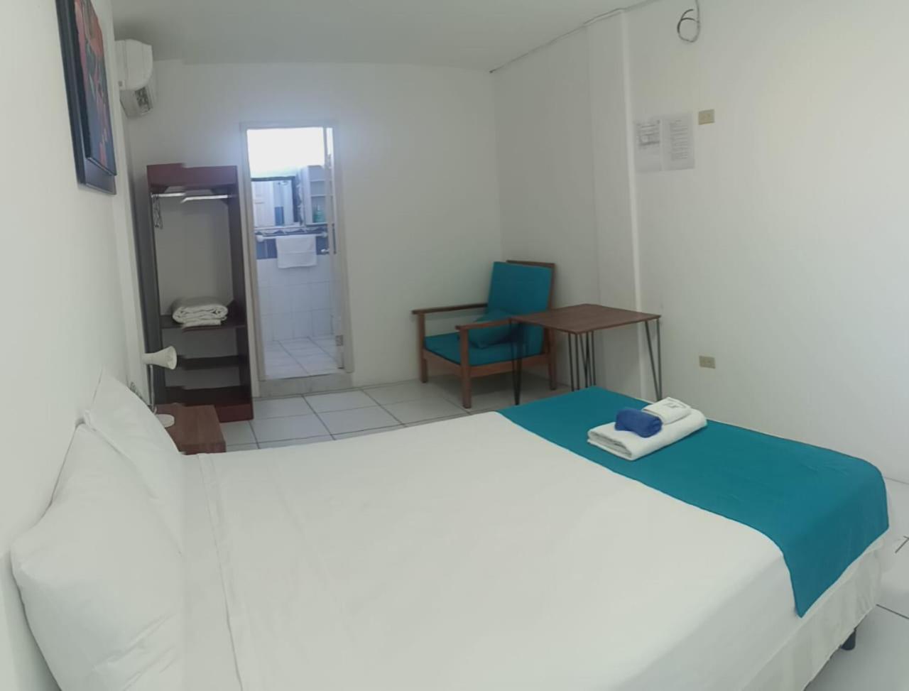 Galapagos Isabela Hotel Loja プエルト・ビジャミル エクステリア 写真