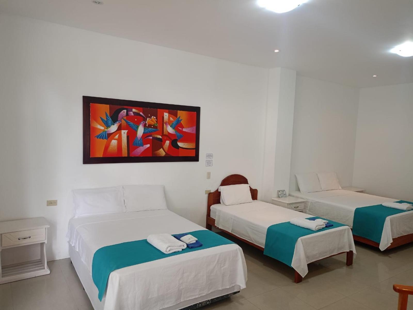 Galapagos Isabela Hotel Loja プエルト・ビジャミル エクステリア 写真