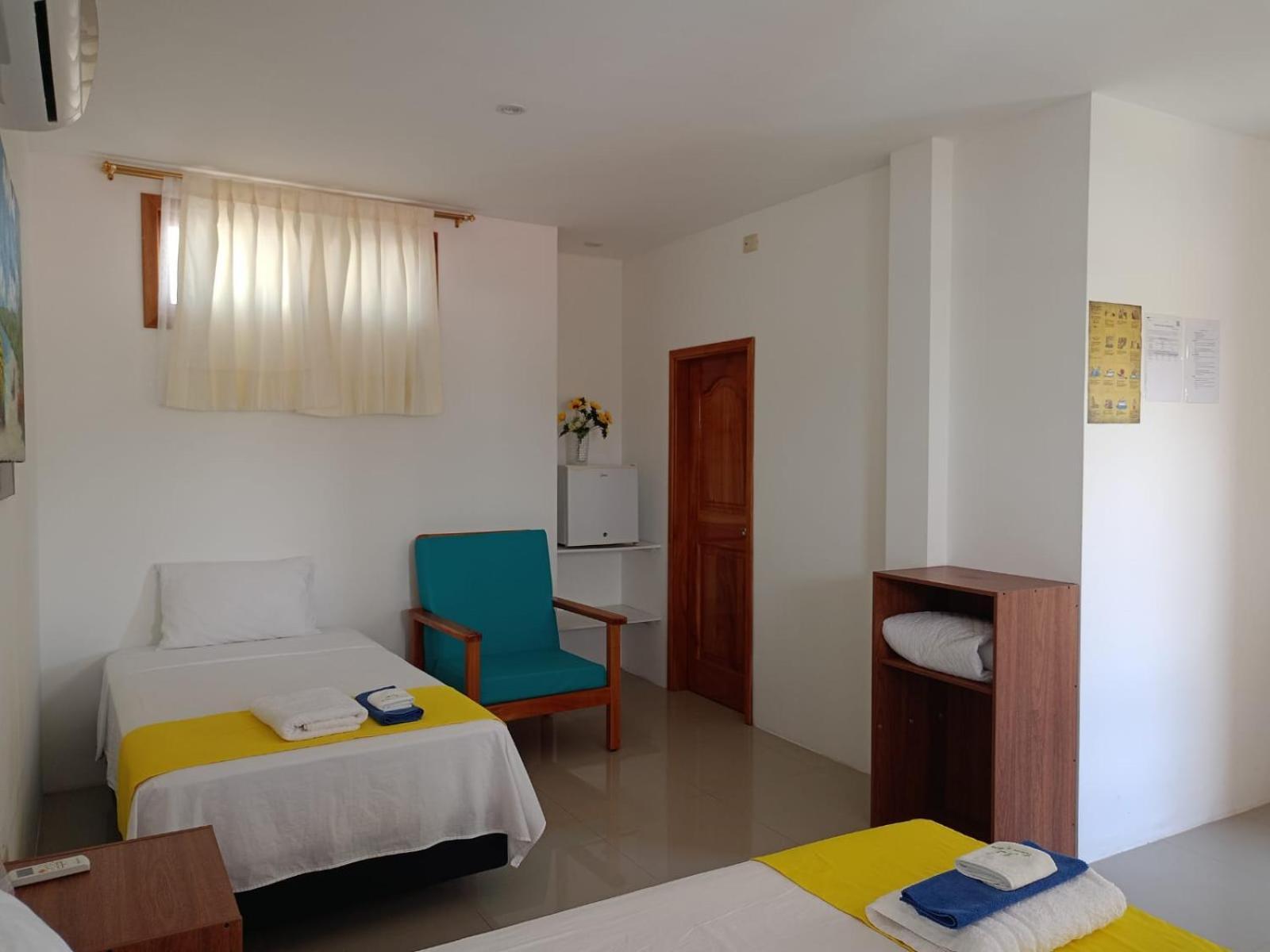 Galapagos Isabela Hotel Loja プエルト・ビジャミル エクステリア 写真