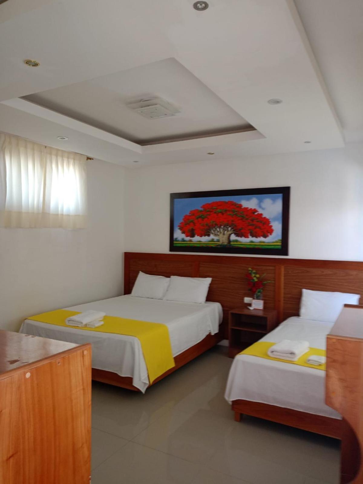 Galapagos Isabela Hotel Loja プエルト・ビジャミル エクステリア 写真