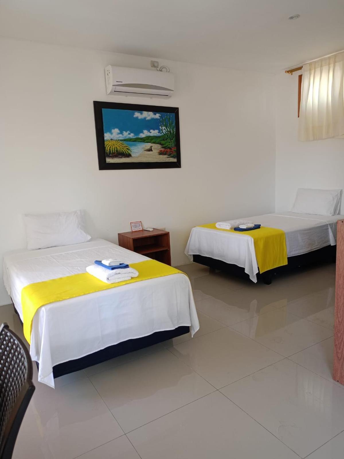 Galapagos Isabela Hotel Loja プエルト・ビジャミル エクステリア 写真