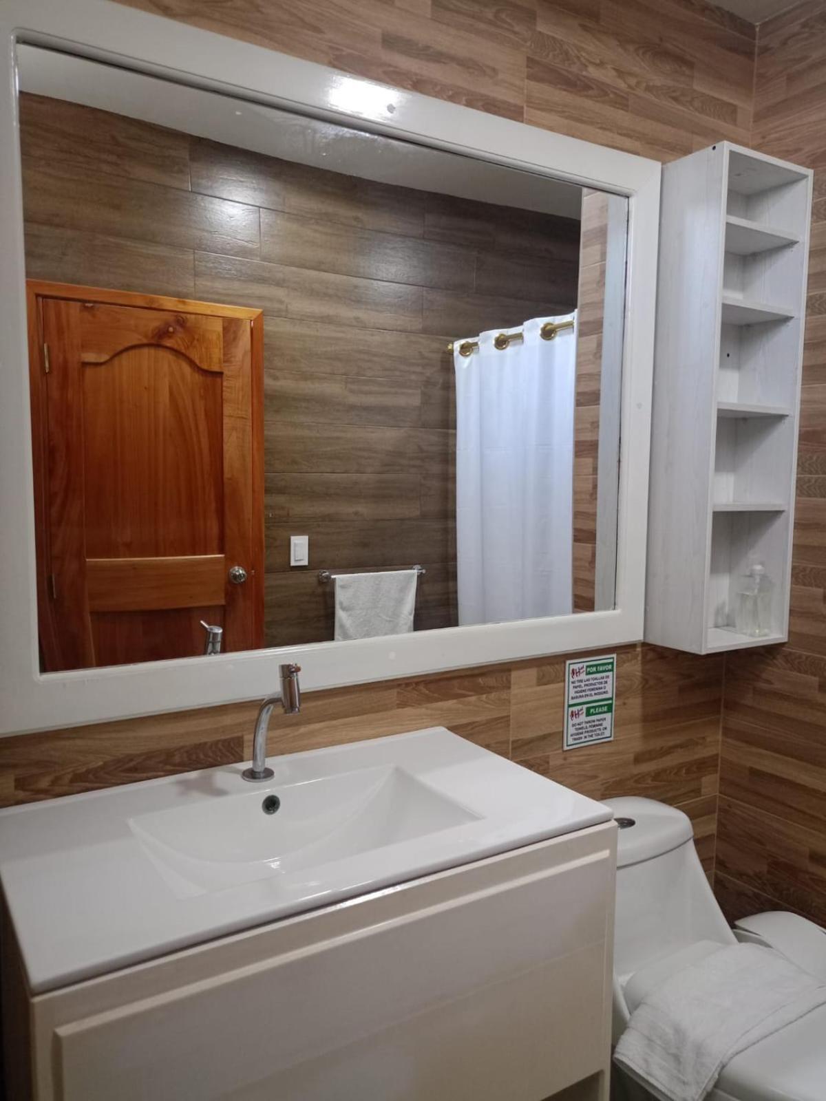 Galapagos Isabela Hotel Loja プエルト・ビジャミル エクステリア 写真
