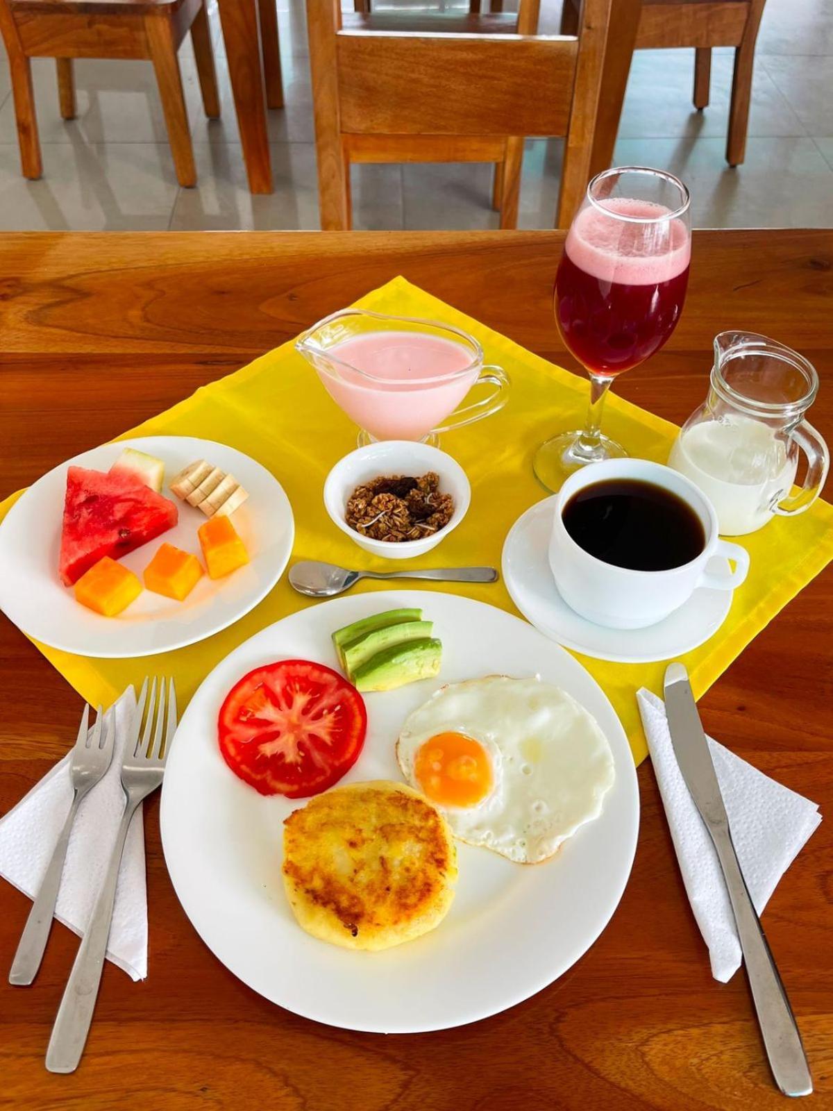 Galapagos Isabela Hotel Loja プエルト・ビジャミル エクステリア 写真